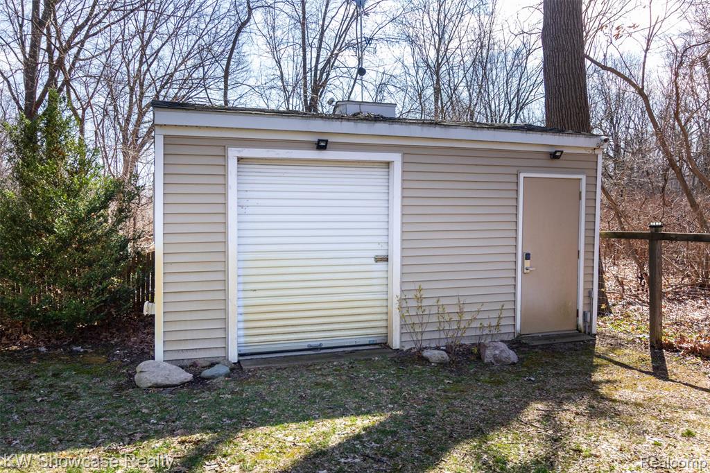 580 Elkinford Drive, White Lake, MI 48383 — Photo 57