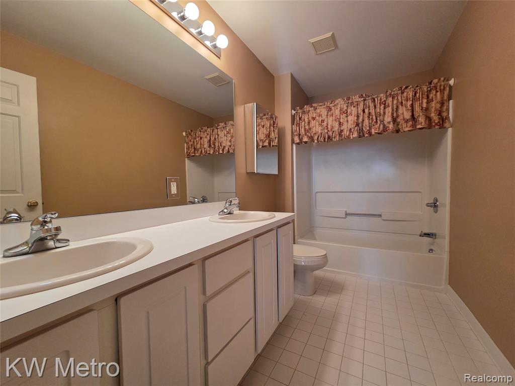 622 Macwilliams Lane, Royal Oak, MI 48067 — Photo 8