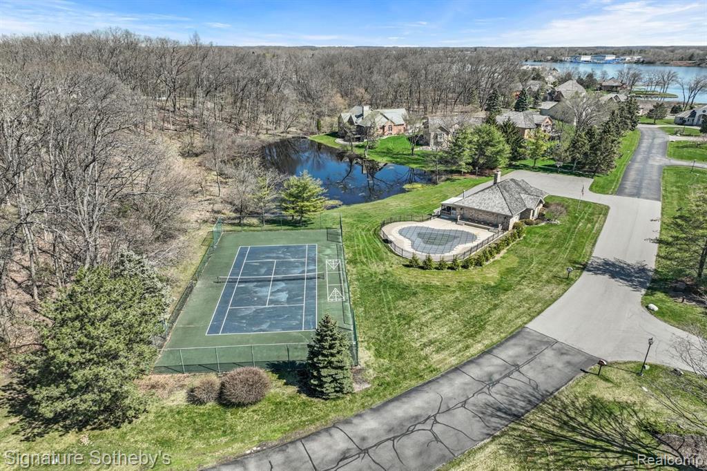 51 CHATEAUX DU LAC, Fenton, MI 48430 — Photo 52