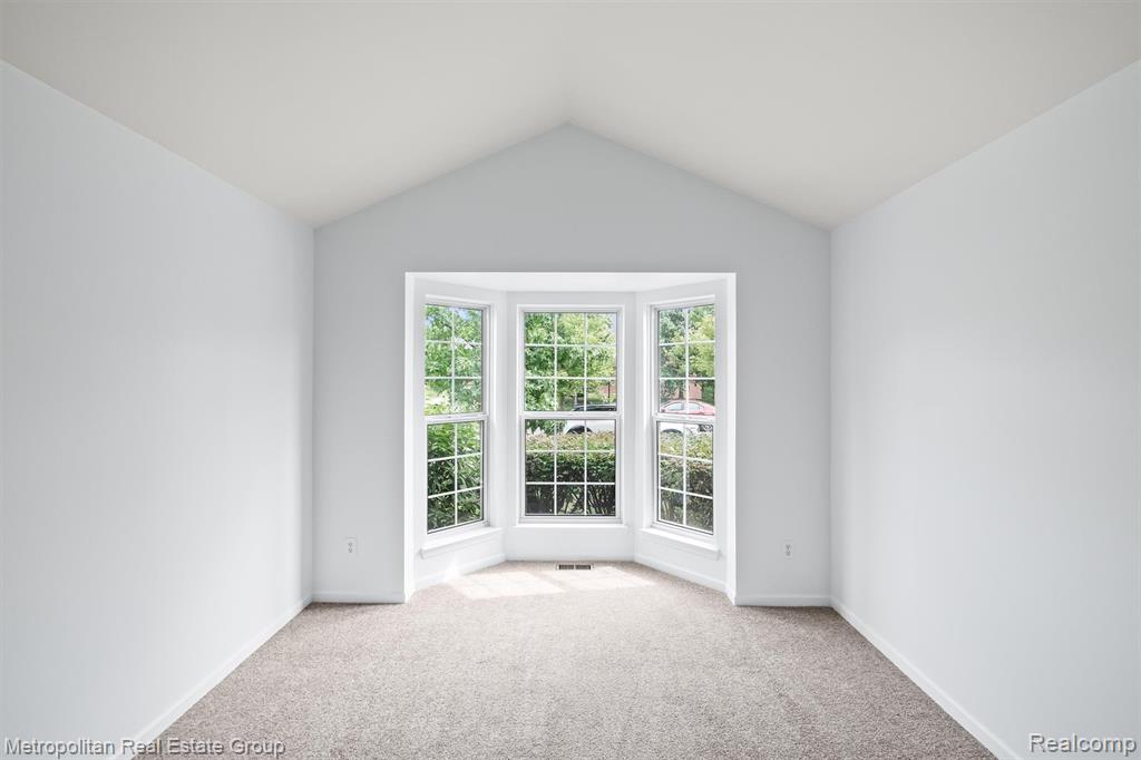 30207 Viewcrest Court, Novi, MI 48377 — Photo 15