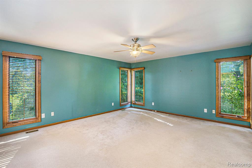 845 HEMINGWAY Road, Lake Orion, MI 48362 — Photo 12