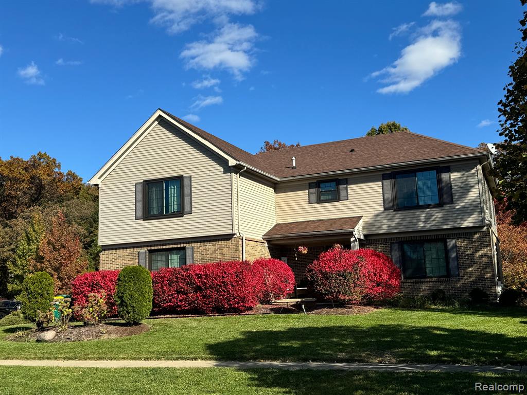 13517 MILTON Drive, Belleville, MI 48111 — Photo 2