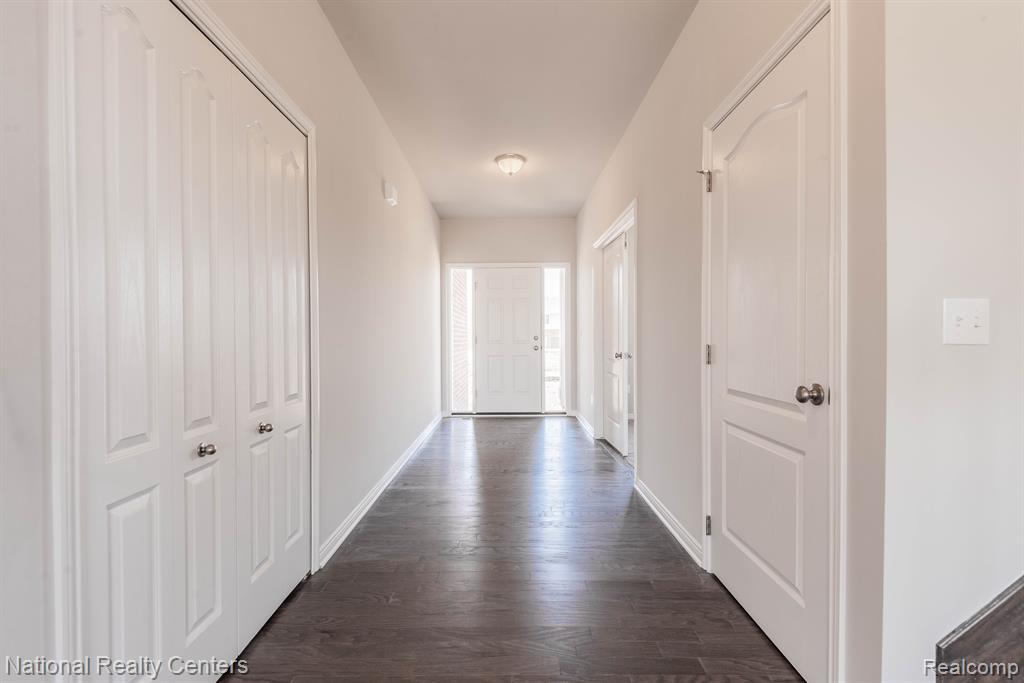 1114 Rochawies Drive, Oakland, MI — Photo 3