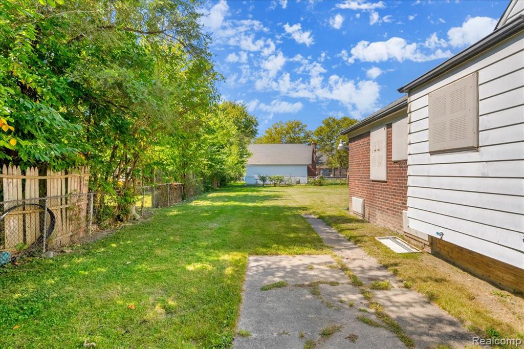 9935 Pierson St, Detroit, MI 48228 — Photo 22