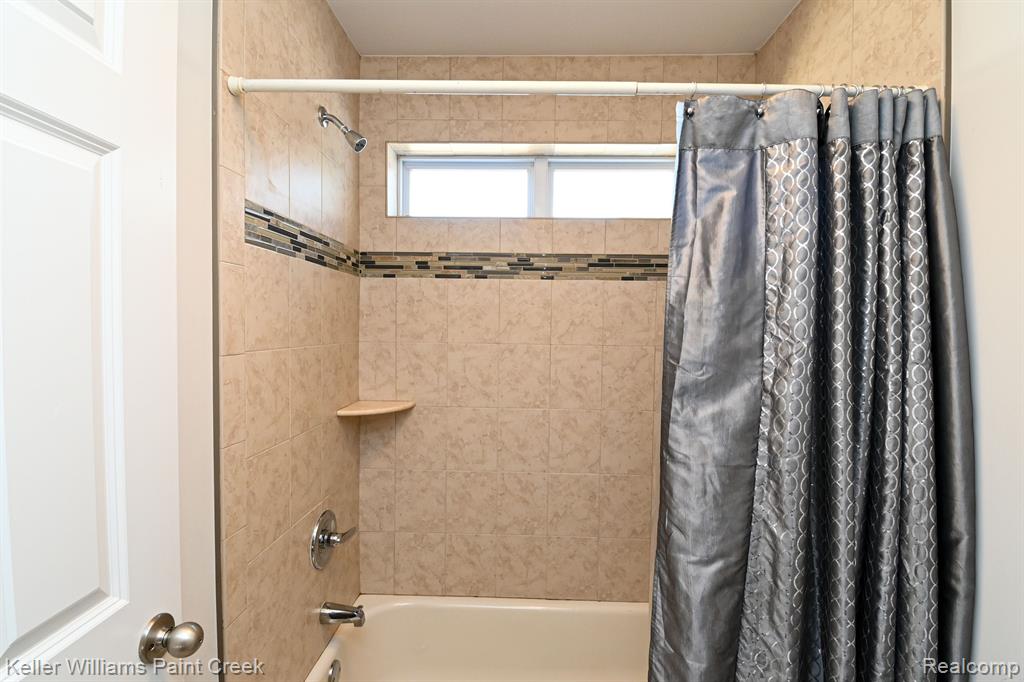 4217 FORSTER Lane, Shelby Twp, MI 48316 — Photo 38