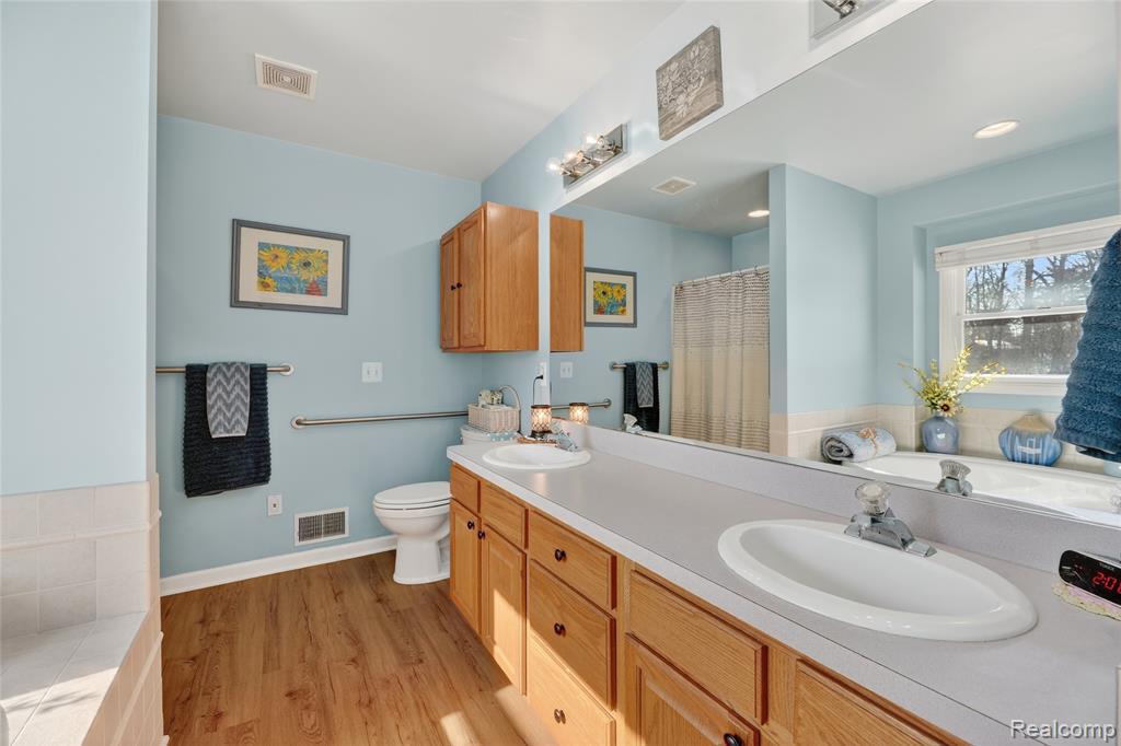 468 Dama View Court, Howell, MI 48855 — Photo 23