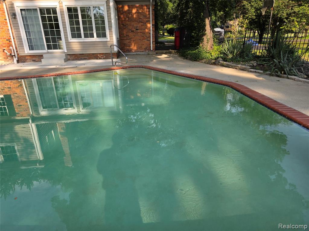5352 W Doherty Drive, West Bloomfield, MI 48323 — Photo 58