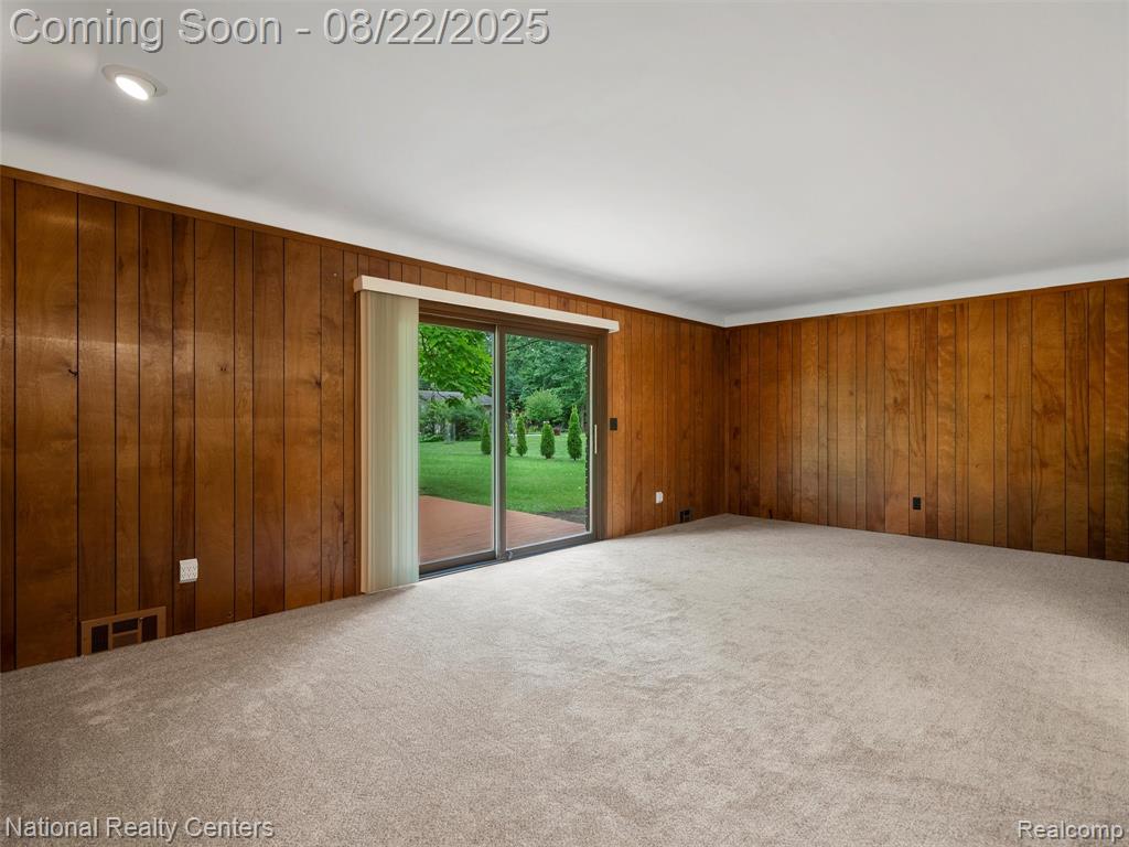 6525 Norton Drive, Troy, MI 48085 — Photo 12
