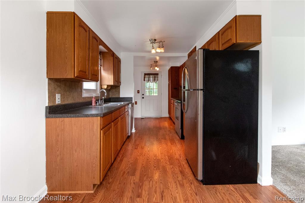 6479 Webb Drive, Flint, MI 48506 — Photo 9