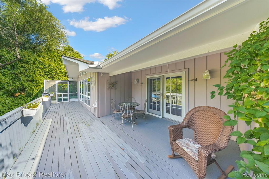 35550 Pleasant Valley Road, Farmington Hills, MI, 48331