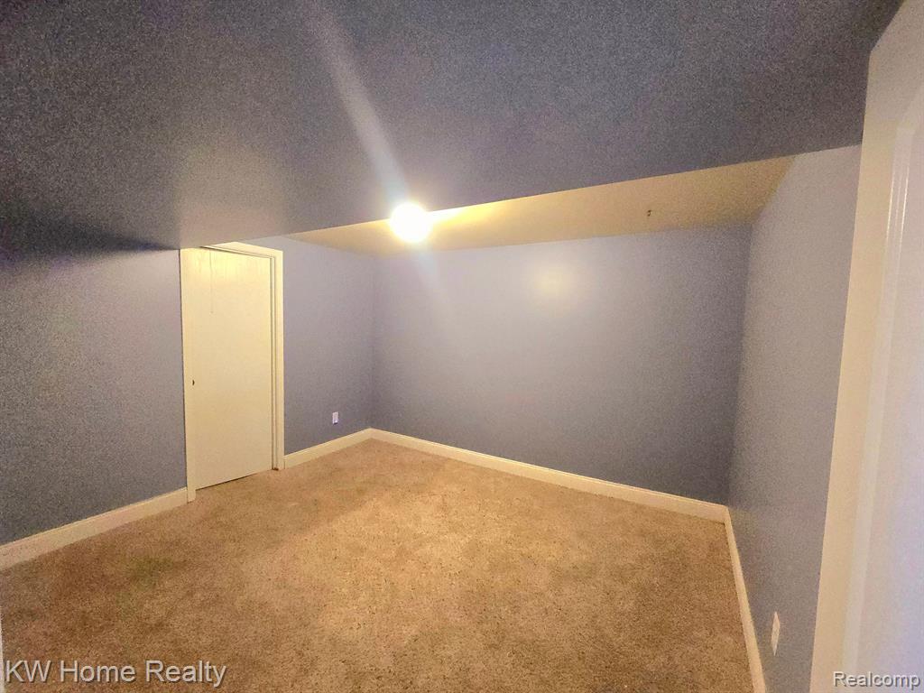 400 CLARENDON Street, Ann Arbor, MI 48103 — Photo 13