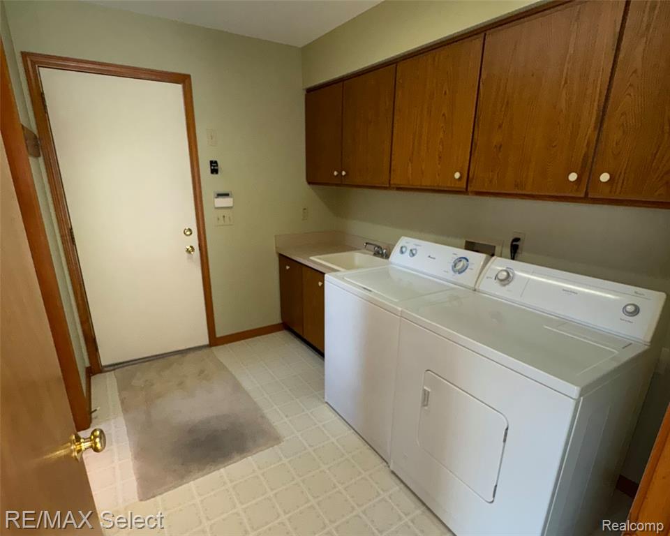 6011 Oak Creek Drive, Swartz Creek, MI 48473 — Photo 17