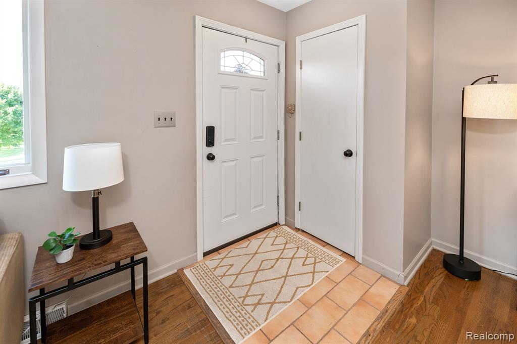 6665 LAURELTON, Clarkston, MI — Photo 25