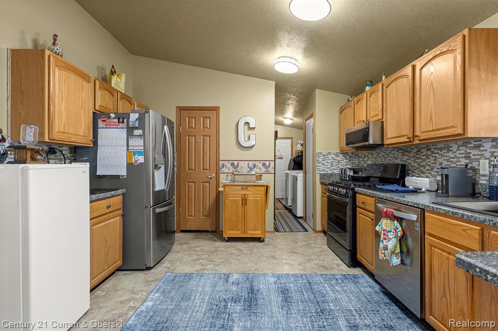 7455 Elliott Lane, Ypsilanti, MI 48197 — Photo 9