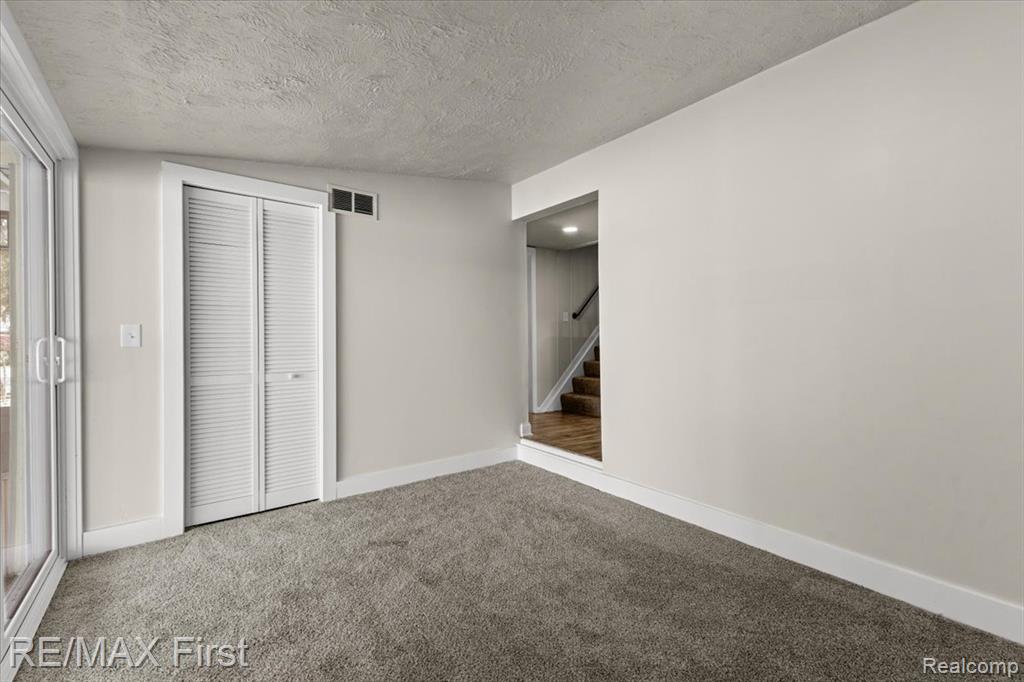 561 Andresen Court, Hazel Park, MI 48030 — Photo 23