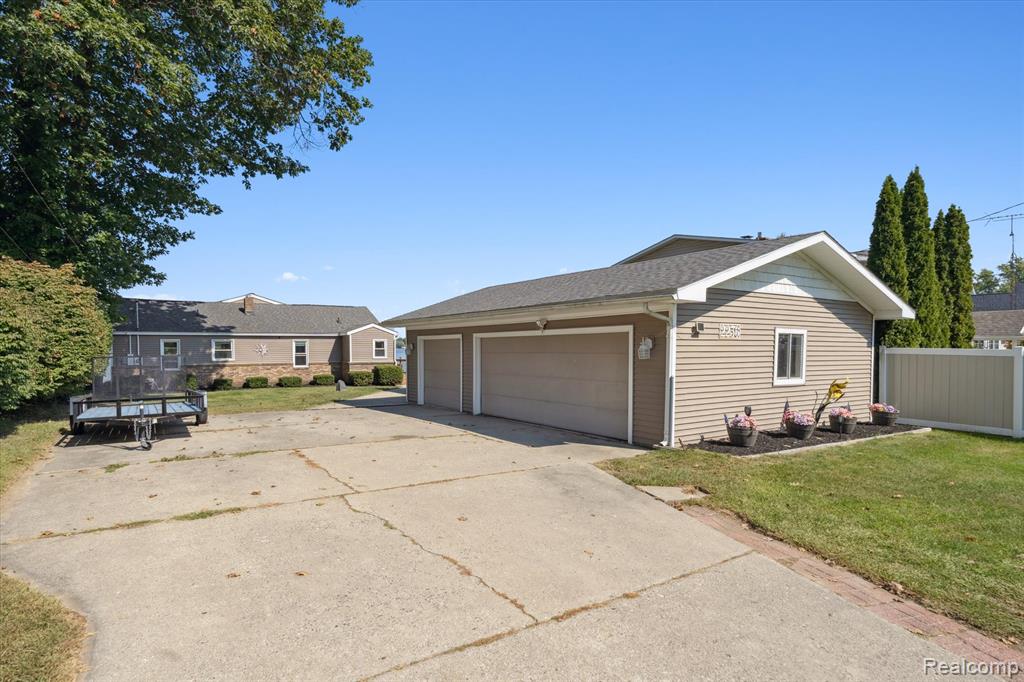 2236 Grove Park Road, Fenton, MI 48430 — Photo 31