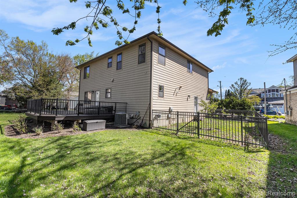 1540 KESSLER Avenue, Keego Harbor, MI 48320 — Photo 42