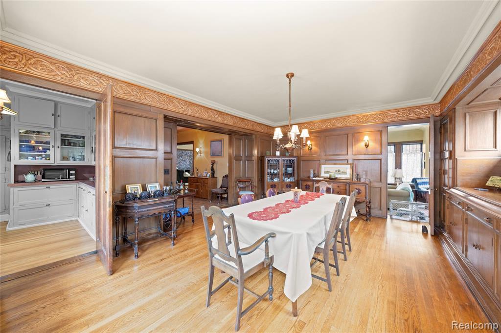 2475 Iroquois Street, Detroit, MI 48214 — Photo 26