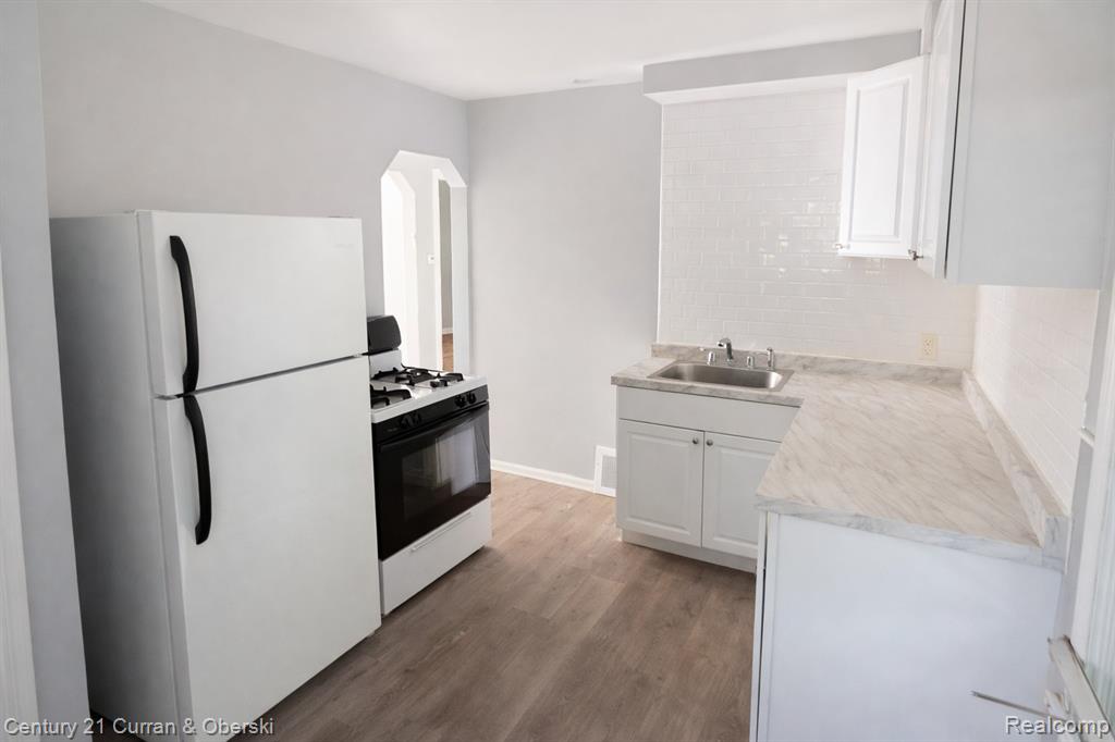 19719 Ferguson Street - Photo 2