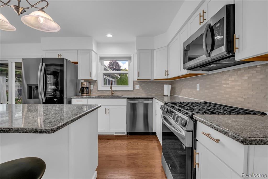 4731 Bramford Drive Bramford Drive, Troy, MI 48085 — Photo 16