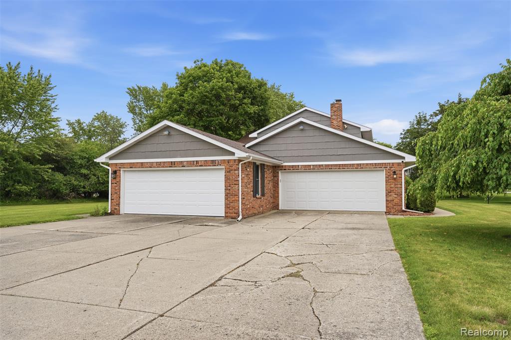 9277 Burning Tree Drive, Grand Blanc, MI 48439 — Photo 56