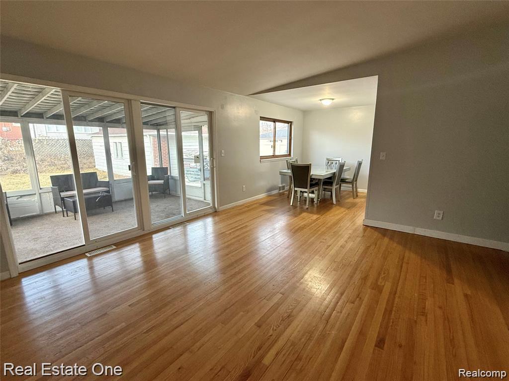 6845 Plainfield Street, Dearborn Heights, MI 48127 — Photo 3