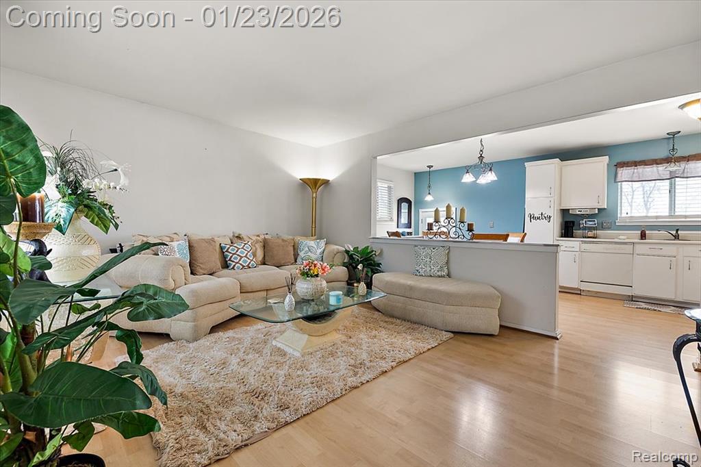 6823 Engleman, Center Line, MI 48015 — Photo 8