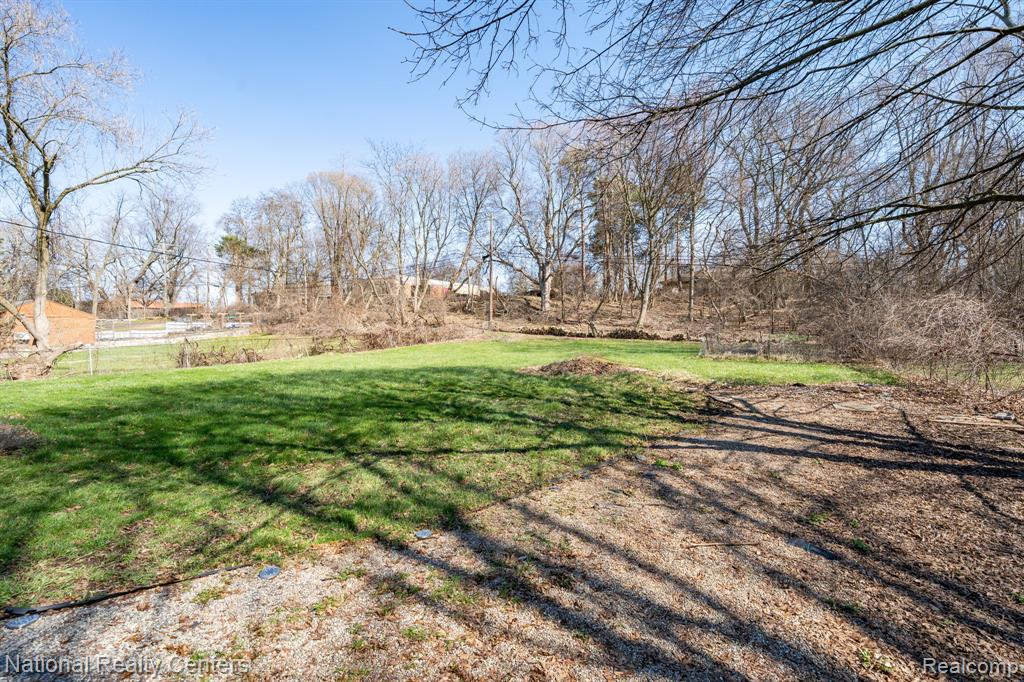 2654 Hatton Road, Auburn Hills, MI 48326 — Photo 27