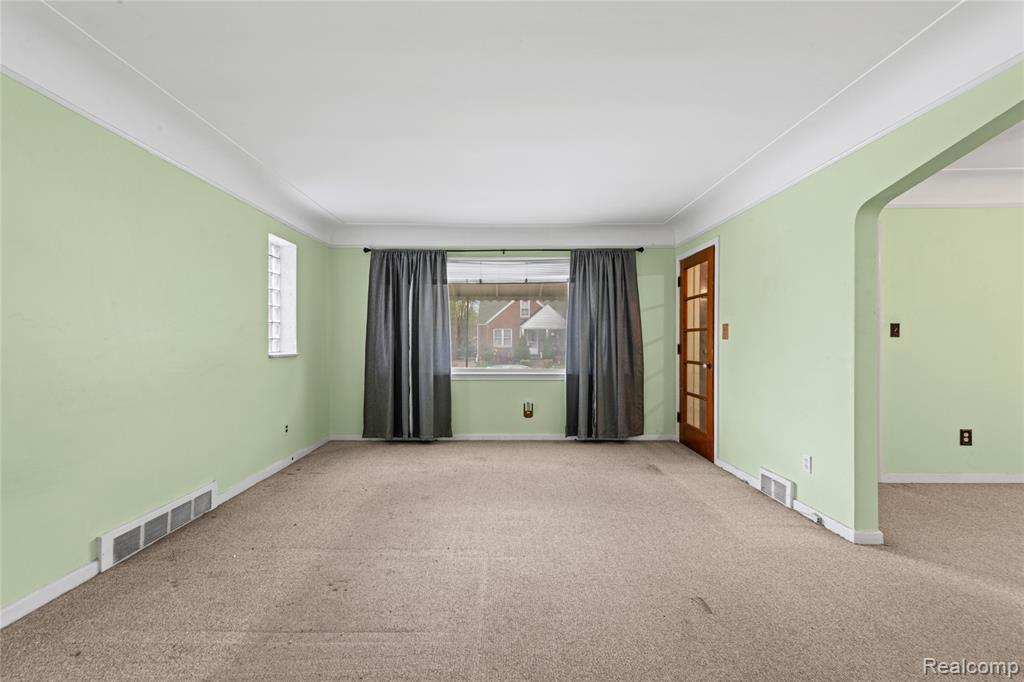 6874 Greenview Avenue, Detroit, MI 48228 — Photo 7
