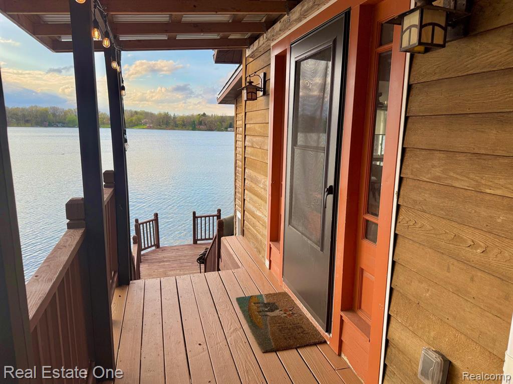 6340 SPORNY Drive, Brighton, MI 48116 — Photo 5