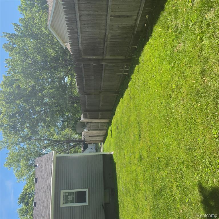 822 Crawford Street, Flint, MI 48507 — Photo 8