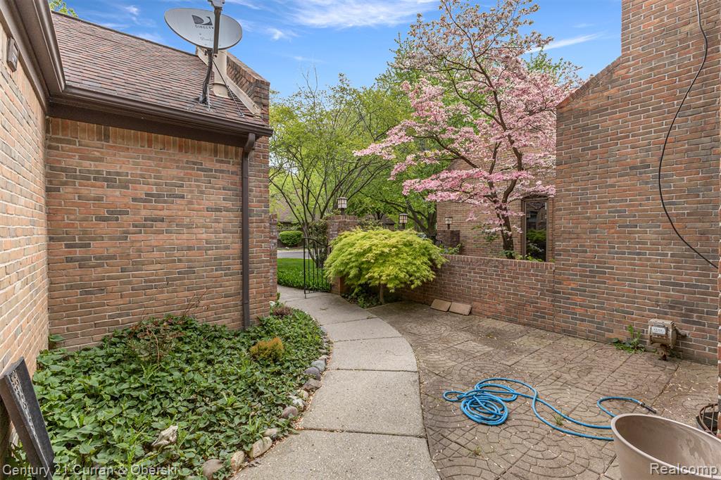 5 Timberlane Court, Dearborn, MI 48126 — Photo 45