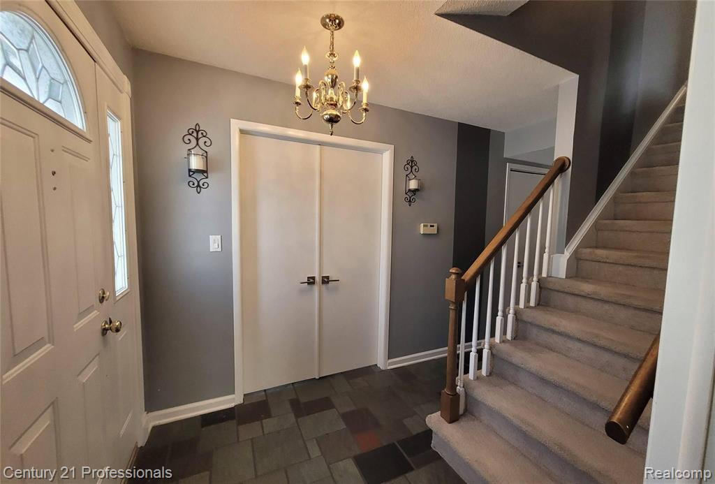 575 Troyvally Street, Troy, MI 48098 — Photo 3