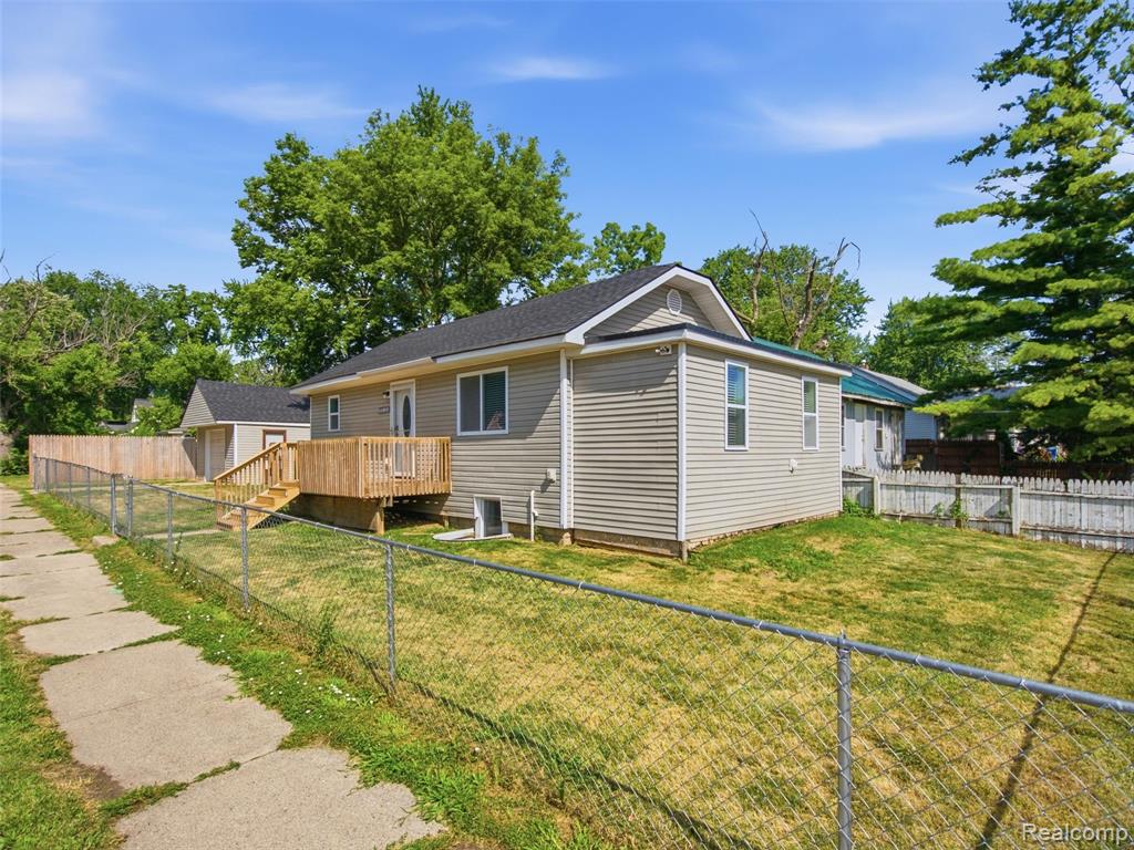 84 W End Avenue, Waterford, MI 48328 — Photo 3