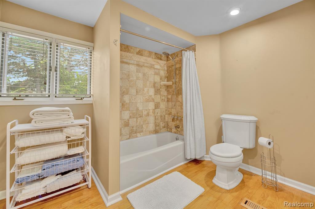 4423 Groveland Avenue, Royal Oak, MI 48073 — Photo 32