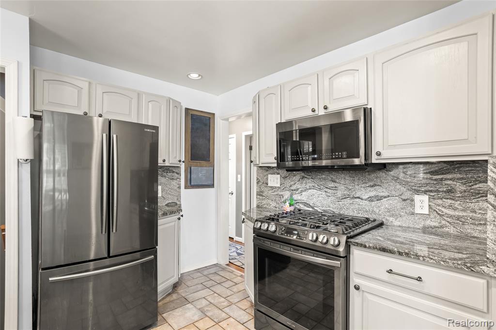 621 Kingsbury Avenue, Dearborn, MI 48128 — Photo 10