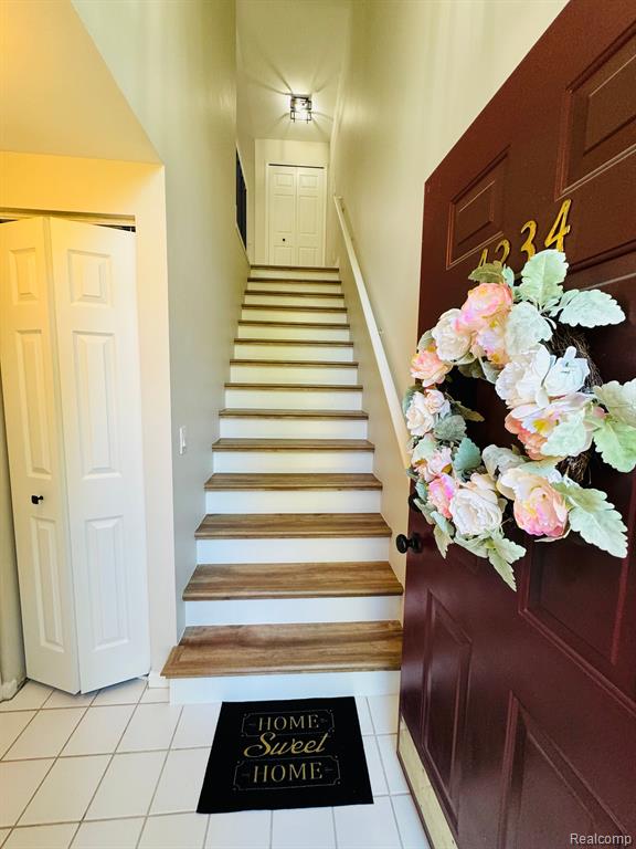 4234 BERKSHIRE Drive, Sterling Heights, MI 48314 — Photo 2