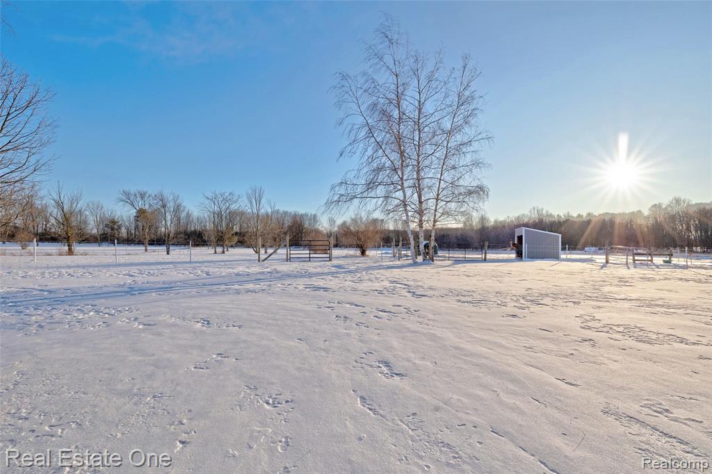 11392 E Carpenter Road, Davison, MI 48423 — Photo 47