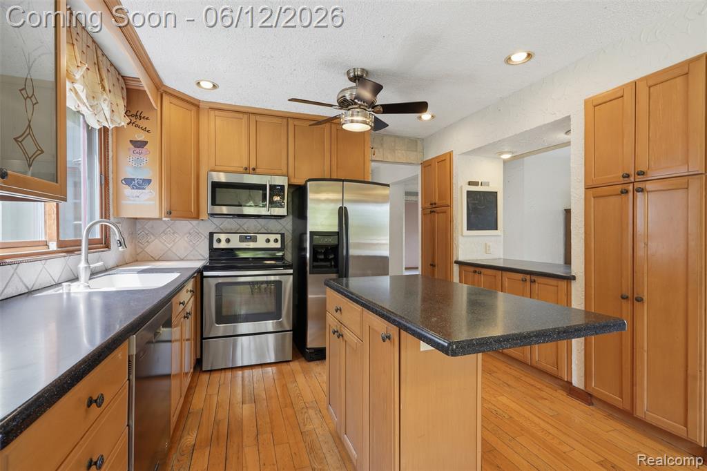 380 Sunset, White Lake, MI 48383 — Photo 10