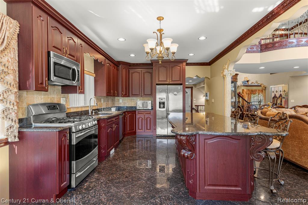 6318 Whitefield Street, Dearborn Heights, MI 48127 — Photo 10