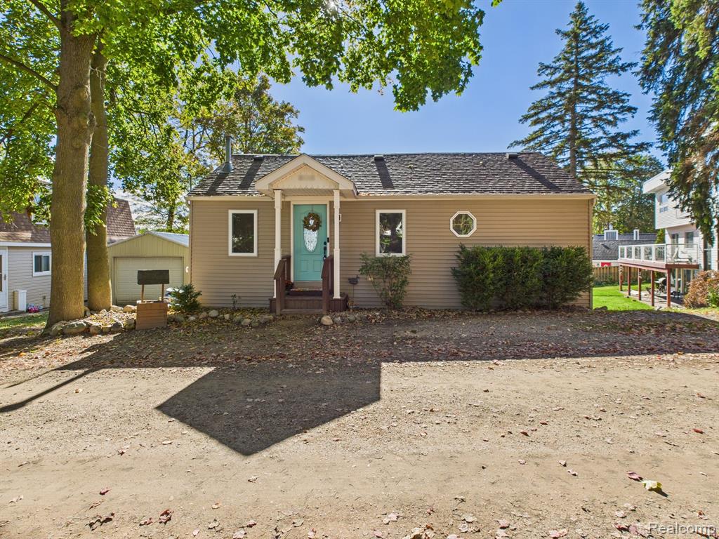 408 Peninsula Drive, Columbiaville, MI 48421 — Photo 21