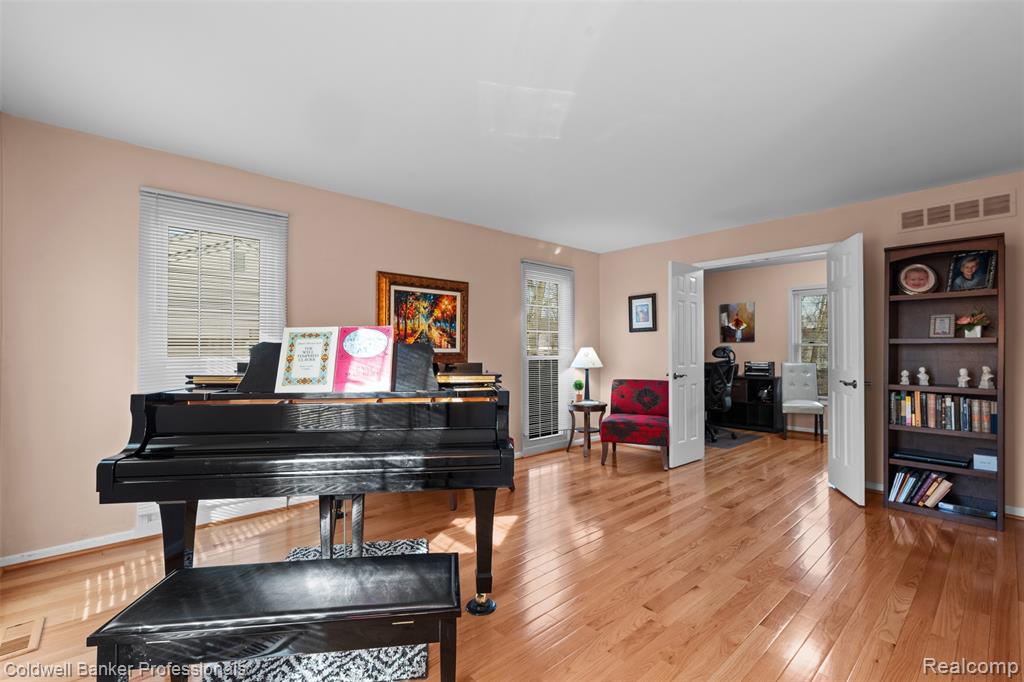 4347 Apple Valley Lane, West Bloomfield, MI 48323 — Photo 19