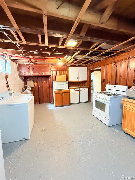 9583 RUTLAND Street, Detroit, MI 48227 — Photo 37