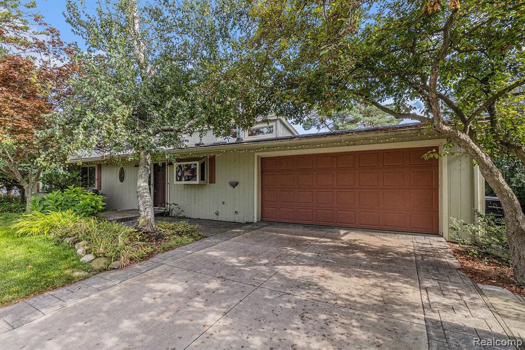 979 Abseguami Trail, Lake Orion, MI 48362 — Photo 41