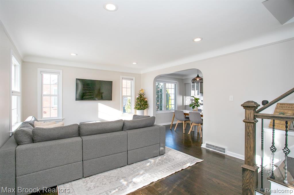 10044 Lasalle Boulevard, Huntington Woods, MI — Photo 2