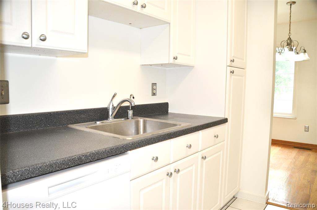 737 E Fox Hills Drive, 180, Bloomfield Hills, MI 48304 — Photo 10