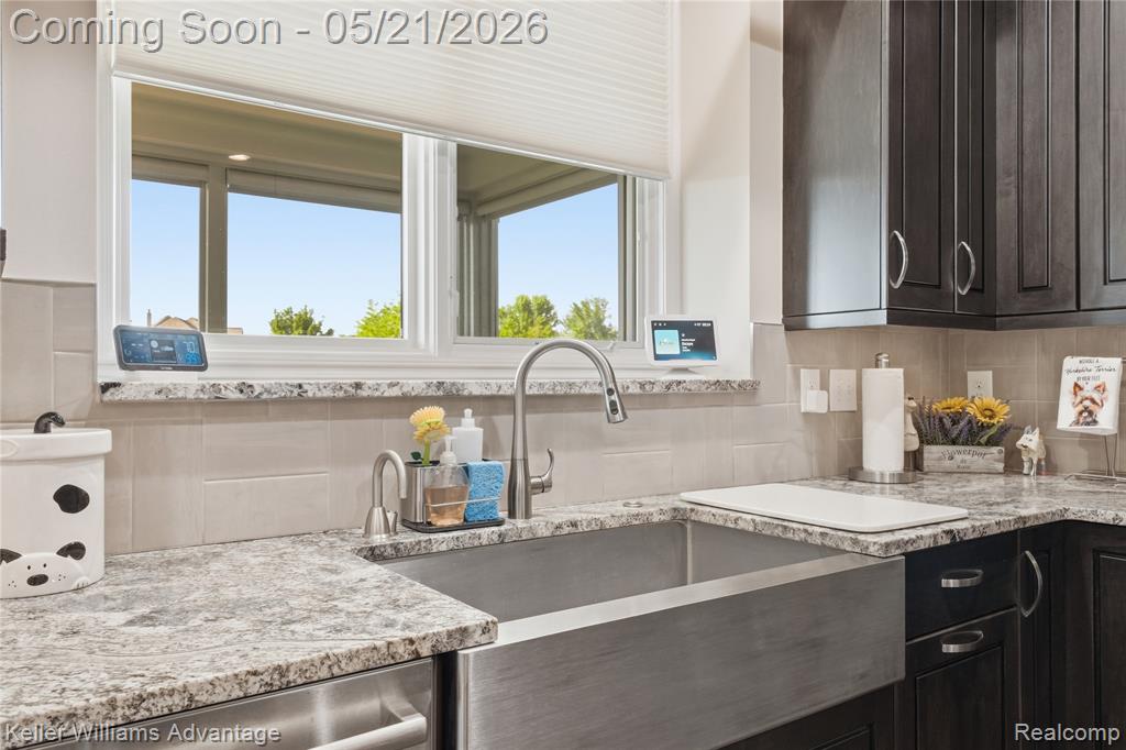 37125 White Tail Court, Farmington, MI 48335 — Photo 11