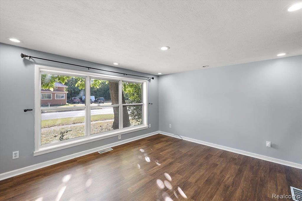 410 S ADAMS Street, Mount Pleasant, MI 48858 — Photo 14