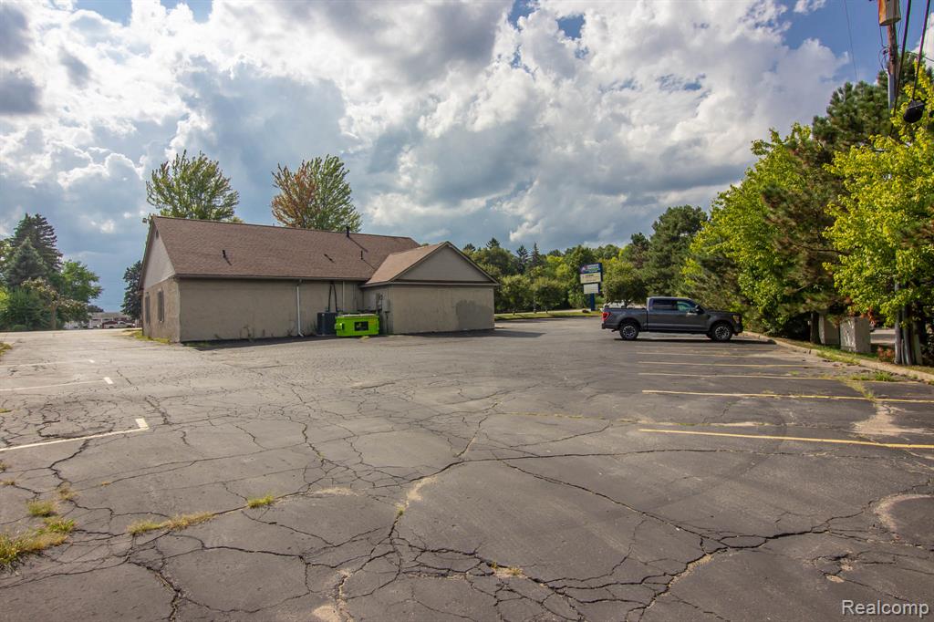 5896 Dixie Highway, Clarkston, MI — Photo 14