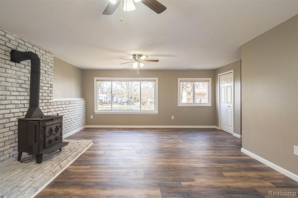 5604 BLACKMOOR Street, Commerce Twp, MI 48382 — Photo 7